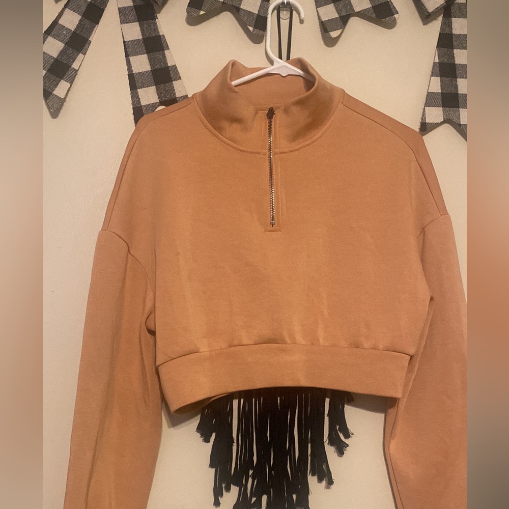 Gilly hicks cream crop sweater shirt